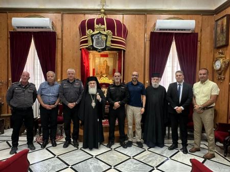 سلطة الإطفاء والإنقاذ تلتقي غِبْطَة بَطْرِيرَك المدينة المقدسة في القدس. 